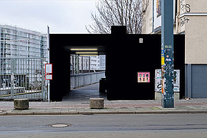 »Dunkeldorf«: Doku-Theater über den bis heute nicht aufgeklärten Bombenanschlag am Wehrhahn, Foto: Hans Peter Maria Mueller, Ralf Puder