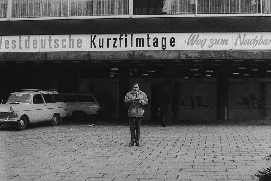 Spießig? »Wink vom Nachbarn. Bemerkungen zum Filmfestival Oberhausen 66« 