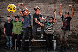 Pure Freude: Clique aus »Sun School«