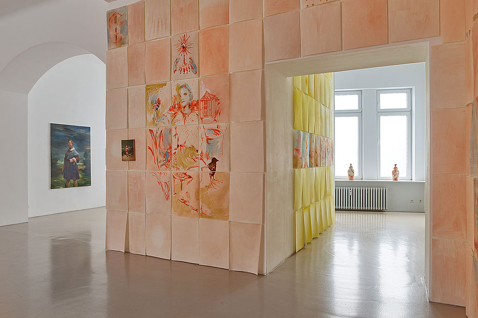Foto: Simon Vogel So nicht mehr möglich in den neuen Galerieräumen: Bénédicte Peyrat, »Der Wind durch die Füchse«, 2022, Foto: Simon Vogel