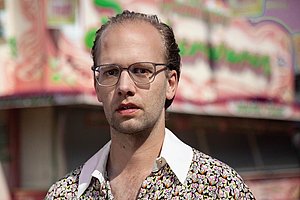 Spinnt feine Seelenfäden: Albrecht Schrader; Foto: Dorle Bahlburg