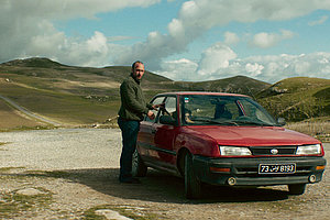 I believe I can fly: »Behind the Mountains« von Mohamed Ben Attia