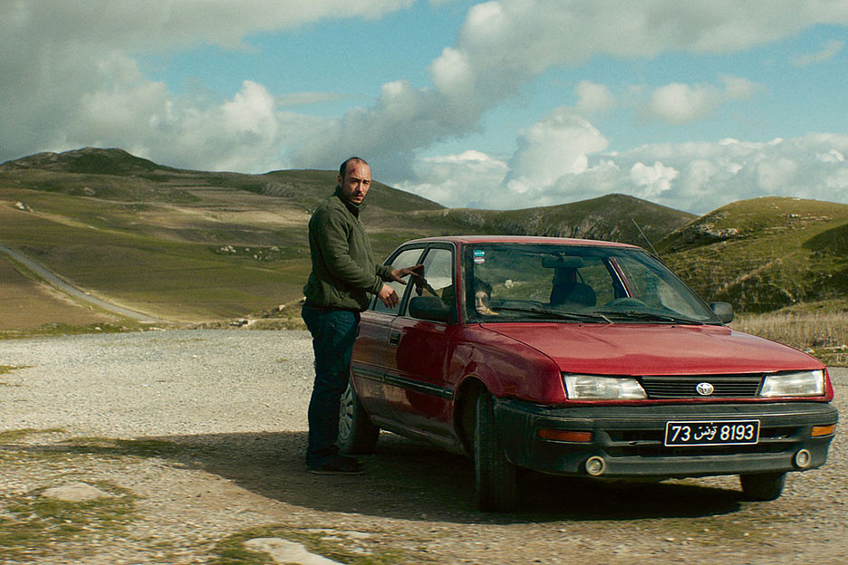 I believe I can fly: »Behind the Mountains« von Mohamed Ben Attia