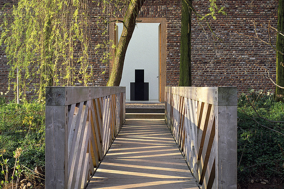 Erwin Heerich, Hohe Galerie, Begehbare Skulptur, © Bildarchiv Foto Marburg  Foto: Tomas Riehle, © Erwin Heerich VG Bild-Kunst Bonn, 2025