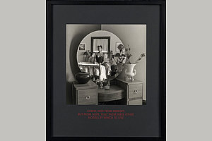 Carrie Mae Weems, Nicht Manets Typ, 1997. Serie von fünf Gelatinesilberpapieren  mit Text auf Passepartout, 63 × 52,5 cm, Museum Ludwig Köln, © Carrie Mae Weems, Reproduktion: Rheinisches Bildarchiv, Köln