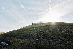 Fast fertig und nutzlos: Hubschrauberstation auf dem Kalkberg
