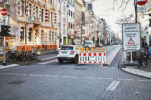 Falsch abgebogen? Verkehrsversuch auf der Venloer Straße