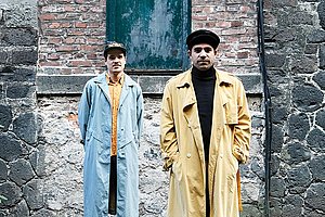 Kurze Tage, lange Mäntel: Keshav Purushotham (rechts) und brother-in-crime Niklas Schneider