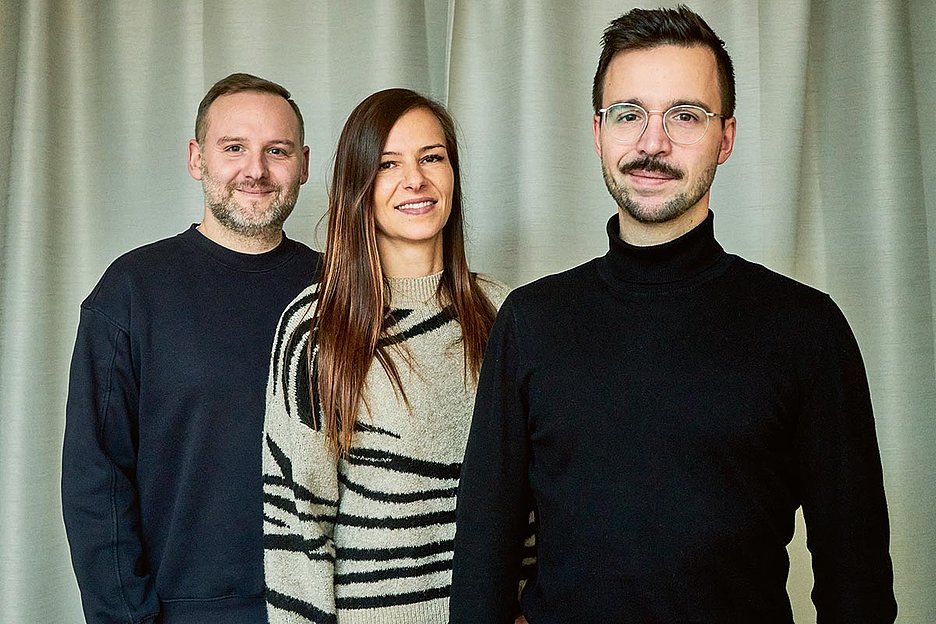 Lizenz noch nicht eingetütet: Marius Tiedemann, Alenka Genisi und Lars Jonka vom CannaClubCologne e.V.