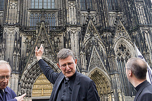 Urlaub auf der anderen Seite? Kardinal Woelki nimmt eine bezahlte Auszeit 
