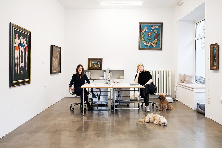 Direktorin Lisa Arndt, Geschäftsführerin Susanne Zander (rechts) und ihre Wachhunde  