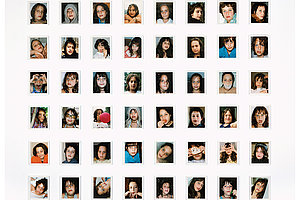 Roni Horn, This is Me, This is You, 1997–2000, Aufgezogene und gerahmte C-Prints, 96-teilig, je 31,8 × 26 cm  courtesy Roni Horn und Hauser & Wirth; © Roni Horn