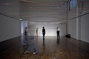 Christina Kubisch, Kupfergarten (2024/2026), Ausstellungsansicht »The Emergence of Sound«, Ludwig Forum Aachen  Foto: Paul Razlaf