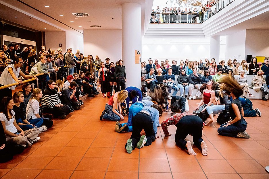 »Breathing Ritual«: Gagen und Spenden gehen an die zwei einzigen Autonomen Frauenhäuser in Köln, Foto:Martin Roggenkolber