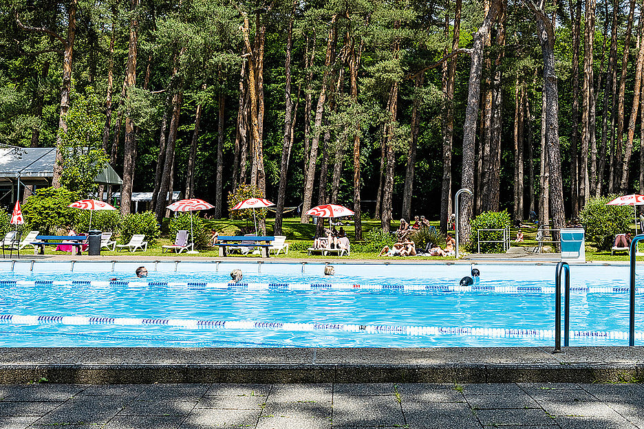 »Ab wann gibt’s Pommes?« — Waldbad Dünnwald bei bestem Freibadwetter (Alle Fotos: Dörthe Boxberg / Stadtrevue)