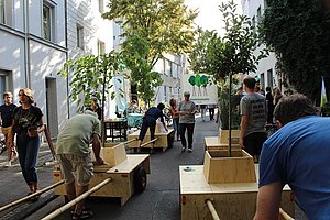 Stau-Stadt Köln mal anders: Bäume und ihre Freunde auf Parkplatzsuche