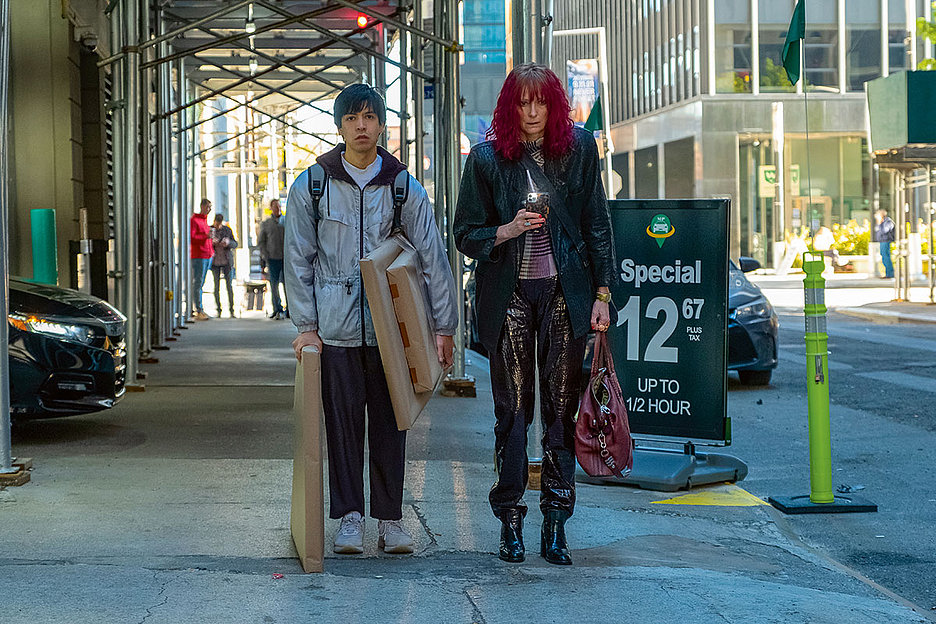 © Freeze Corp LLC Gegensätze ziehen sich an: Julio Torres, Tilda Swinton Foto: © Freeze Corp LLC