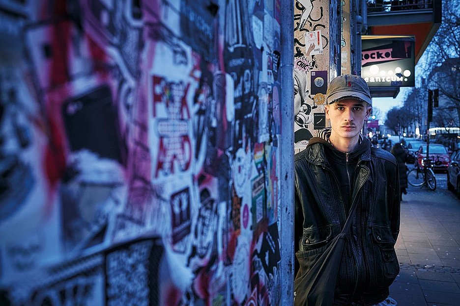 Foto: Thomas Schäkel / Stadtrevue Der Schritt vom Hellen ins Dunkle: Porträt Emilio Ratajczaks als junger DJ