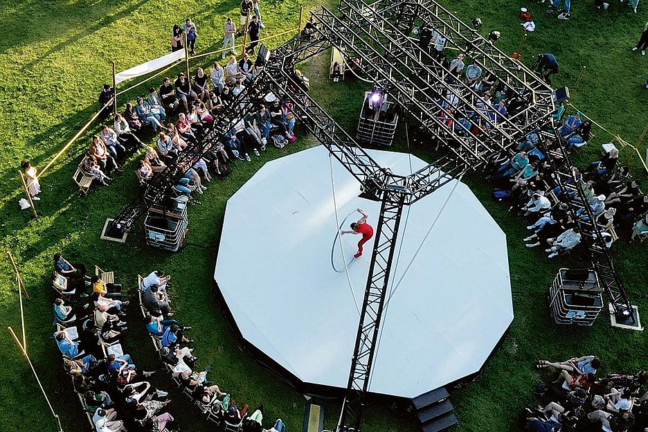 Foto: Filip Jacobson Open-Air-Kurzperformance: die 360° Shorts, Foto: Filip Jacobson