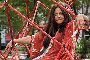 Dazwischenhängen als Prinzip: Mithu Sanyal, Foto: Guido Schiefer