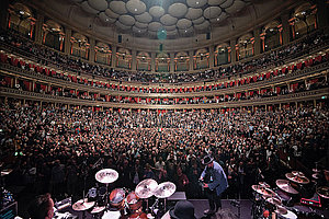 Konzert von King Crimson: »In the Court of the Crimson King« 