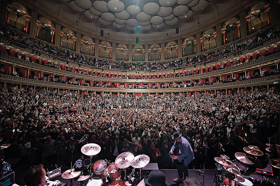 Foto: Tony Levin Konzert von King Crimson: »In the Court of the Crimson King«
