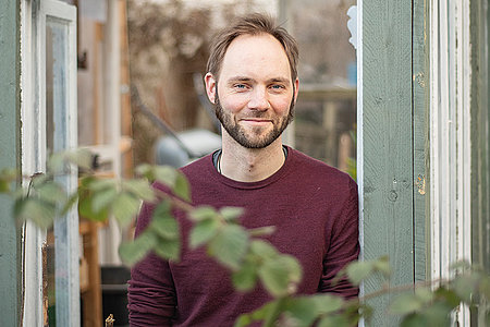 Unabhängig von Lieferketten: Florian Sander im Schrebergarten