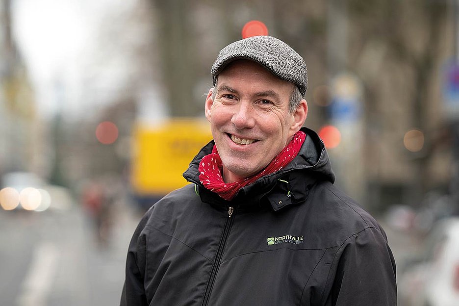 Foto: Dörthe Boxberg / Stadtrevue Hat den Karneval noch nicht aufgegeben: Jan Krauthäuser auf der Zülpicher Straße