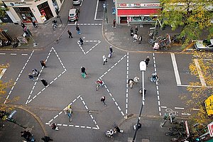 Denkmalwürdige Kreuzung: »Alle-Gehen-Ampel« in Nippes