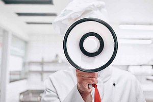 Gastro-Marketing: Die Einführung des Megafons in die Spitzenküche  Foto: Thomas Schäkel