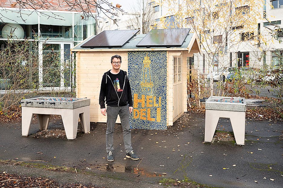 Foto: Dörthe Boxbert / Stadtrevue Andreas Niessen Leiter der Helios-Schule Für 2025 wünsche ich mir, dass wir als Stadtgesellschaft die Interessen und Bedürfnisse von Kindern und Jugendlichen ins Zentrum rücken. Lasst uns in Bildung, in Schule, in die Jugendhilfe, in Kitas und in