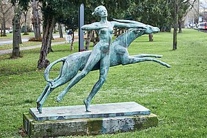 Schwereloser als die Geschichte: Fritz Behns Diana