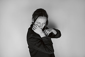 Hello Darkness, my old Friend: Keeley Forsyth  Foto: Ross Downes