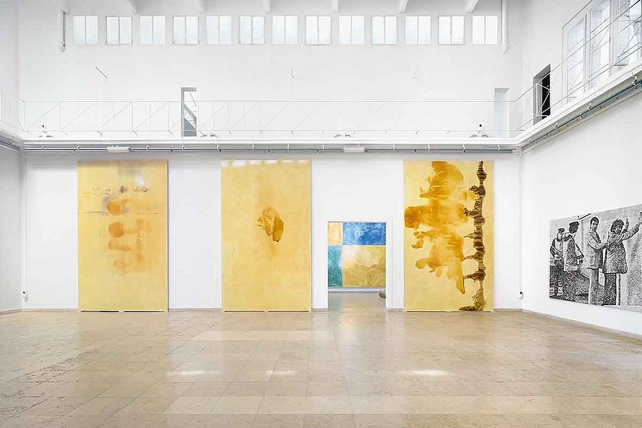 Innenansicht des Pavillons mit Sigmar Polkes Venedig-Biennale-Beitrag 1986