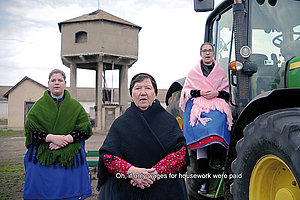 »News Medley«, video still, 2020  |  courtesy: Alicja Rogalska, Katalin Erdődi, Réka Annus and the Women’s Choir of Kartal