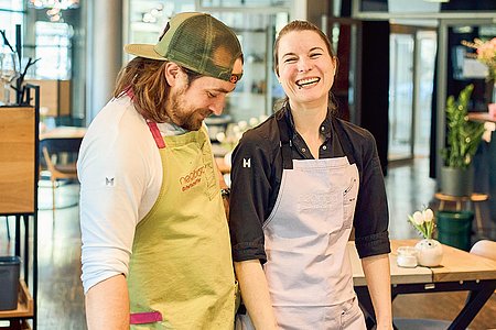 Kartons sind alle ausgepackt: Erik Scheffler und Sonja Baumann