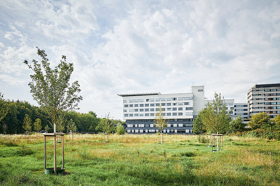 Foto: Thomas Schäkel Bausubstanz alt, Zukunft ungewiss: Städtisches Klinikum in Holweide