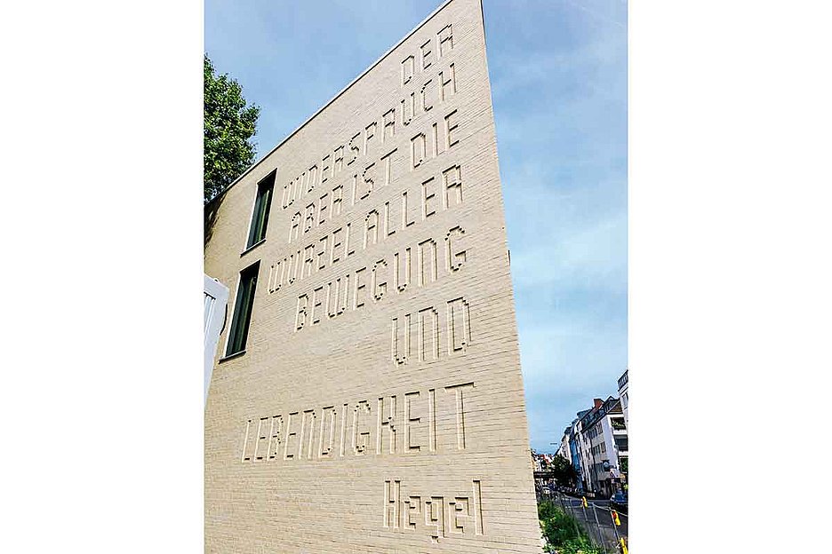 Foto: Susanne Troll / Stadtrevue Ein Hegel-Zitat als Blickfang? Famos!