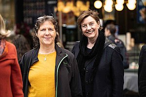 Ihr Buch soll Einblicke geben: Christiane Niesel und Petra Metzger