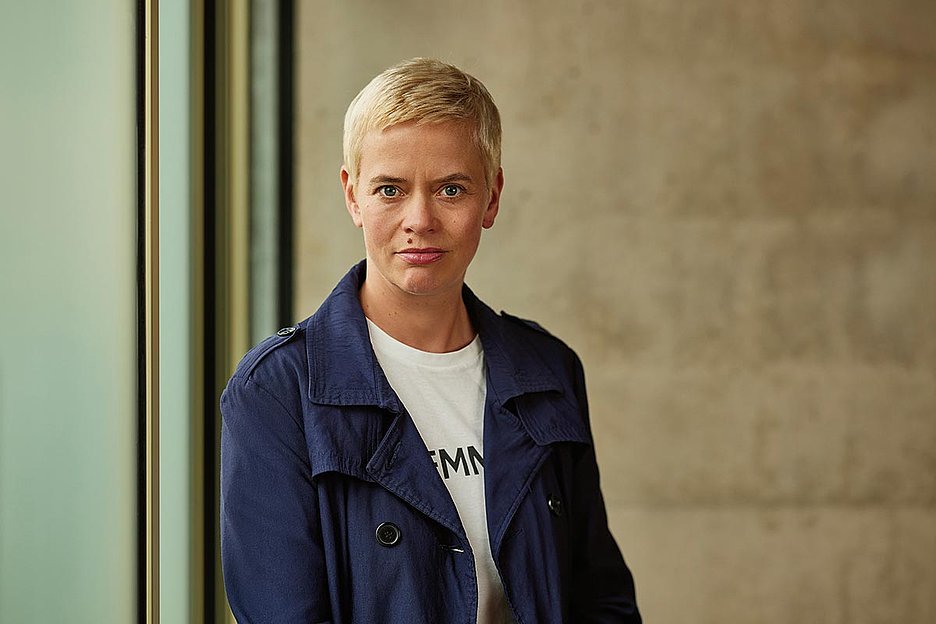 Foto: Maya Claußen Blickt der Vergangenheit ins Auge: Traudl Bünger, Foto: Maya Claußen