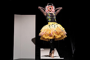 Coming-of-Age-Geschichte mit Schnurrbart: »Das Gesetz der Schwerkraft«, Foto: Marina Sturm