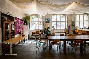 »Ort der Begegnung und Solidarität«: Allerweltshaus