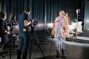 Forschungsreise im Split-Screen: »Die Vögel« im Schauspiel Köln, Foto: Ana Lukenda