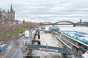Die Altstadt-Promenade in der Simulation:  Aussehen und Platzierung der Dalben sind eine vereinfachte und schematisierte Visualisierung, Details der Planung sind noch nicht öffentlich , Foto: Thomas Schäkel, Montage: Christoph Ganslmeier / Stadtrevue