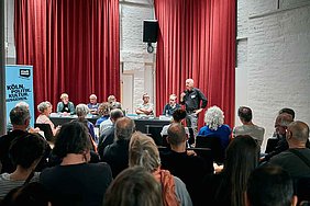 Wie ist die Lage? Rechtsanwalt Matthes Heller (Förderverein Stadtrecherche, rechts) klärt auf  