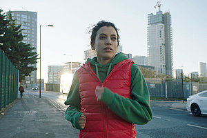Entfesselt durch London: Zahraa Ghandour als Amal