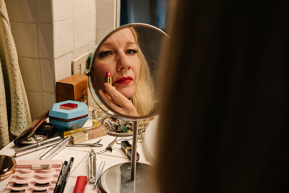Gegenwart herstellen: Sandra Hüller als Ingeborg Bachmann (© Elliott Kreyenberg)