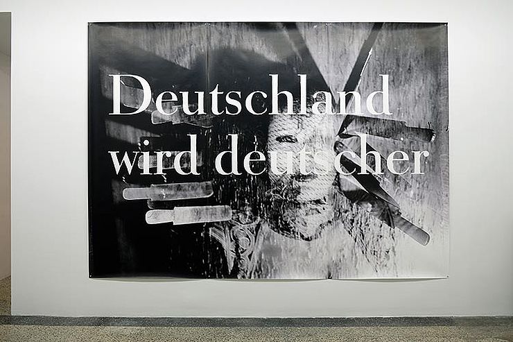 Katharina Sieverding, »Deutschland wird deutscher«, 1992