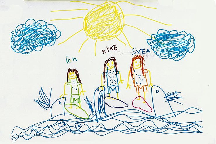 »Am liebsten würde ich mit meinen Freundinnen Svea und Nike ans Meer fahren und Surfen gehen.« (Manouk, 7 Jahre)