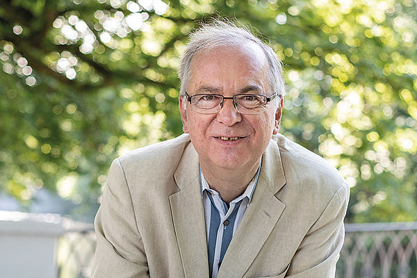 Gutgelaunt an der Brandmauer: Heribert Hirte, CDU-Abgeordneter und Jura-Professor